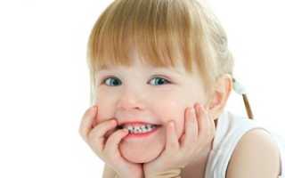 У ребенка на молочных зубах белые пятна